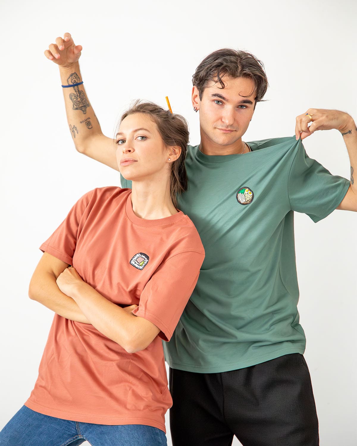 T-shirt ricamata "Ramen"