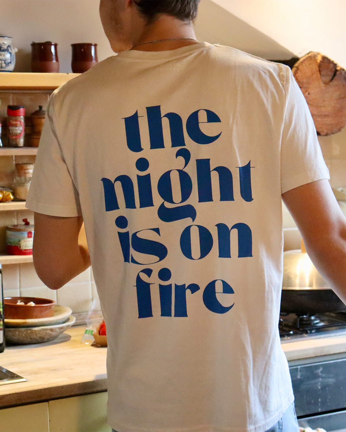 T-shirt "The night is on fire"